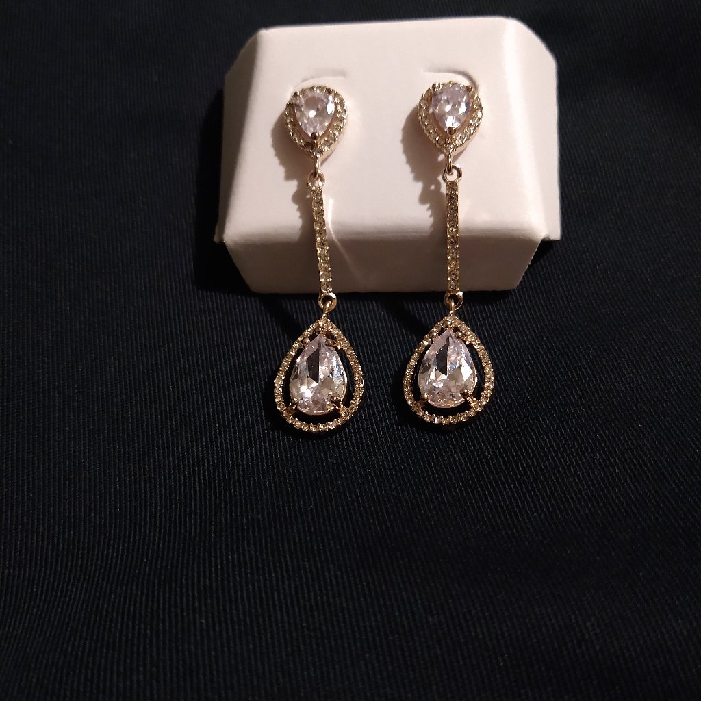 Tear Drop Dangling Earrings 5$